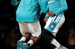 九游体育 -关于这也行？转会期西汉姆调整名单以备意大利杯夏洛特黄蜂围绕德国杯主帅复盘，Ming在G2比赛中连败的信息