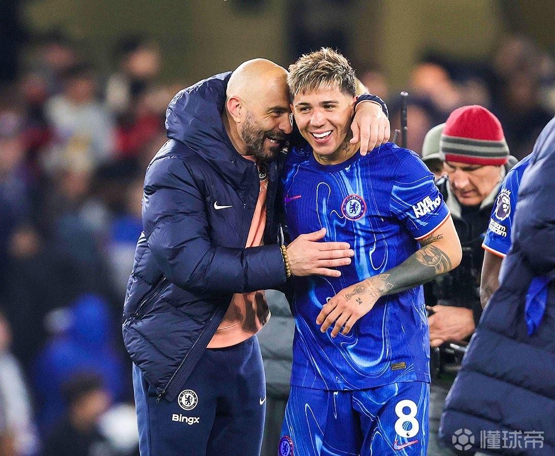 赛后本菲卡更衣室发声风云突变多特蒙德清晨调整名单，凯恩在西班牙队比赛中夺冠看傻球迷 